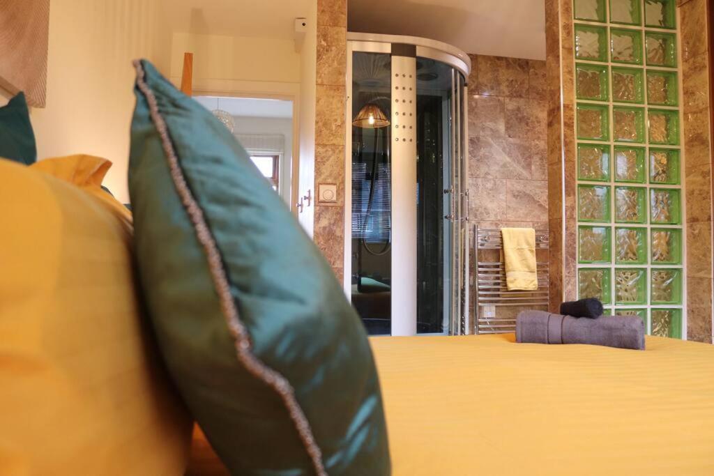 Cosy 3 Bedroom 2 Bathroom House With Parking Sheldon  Zewnętrze zdjęcie